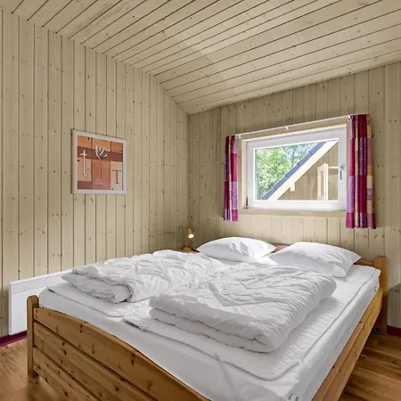 4 Bedroom Beautiful In Oksbøl