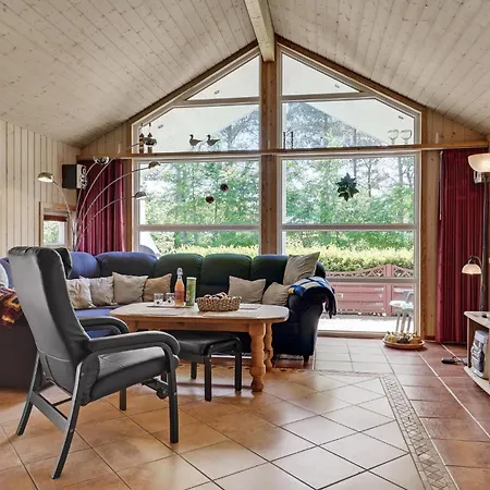 Holiday home 4 Bedroom Beautiful In Oksbol (Syddanmark)