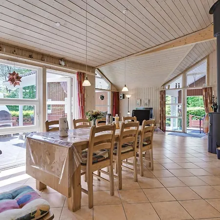 4 Bedroom Beautiful In Oksbøl