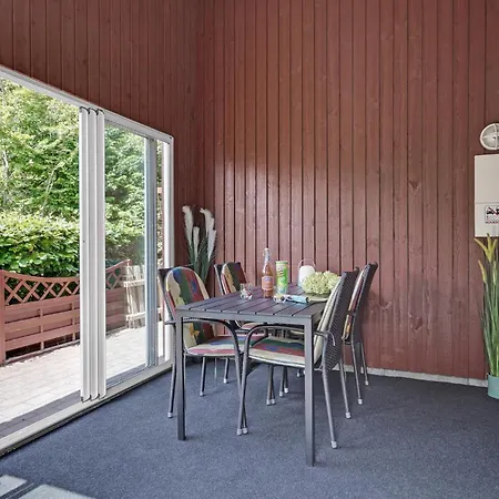 בית נופש 4 Bedroom Beautiful In