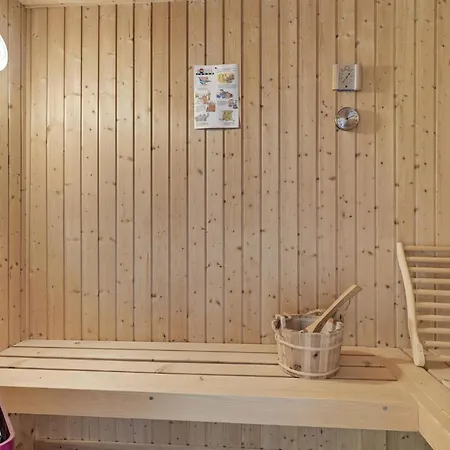 4 Bedroom Beautiful In Holiday home